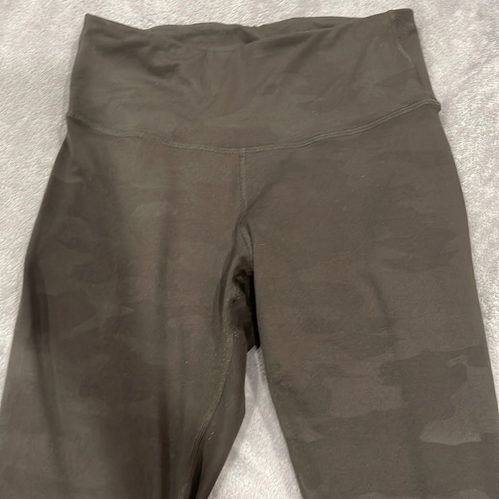 Old Navy green camo high rise leggings